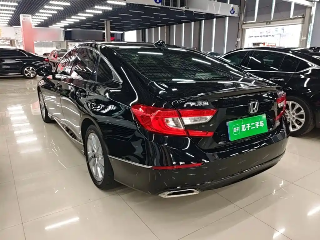 Honda Accord — фото 5