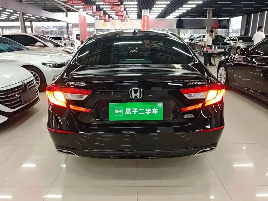 Honda Accord — фото 6