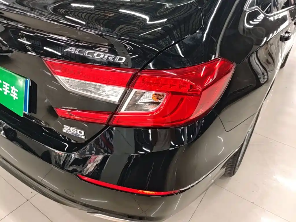 Honda Accord — фото 8