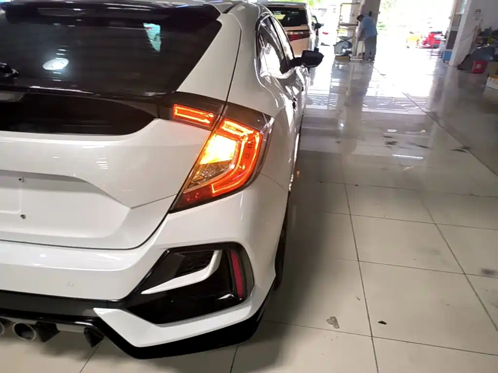 Honda Civic — фото 8