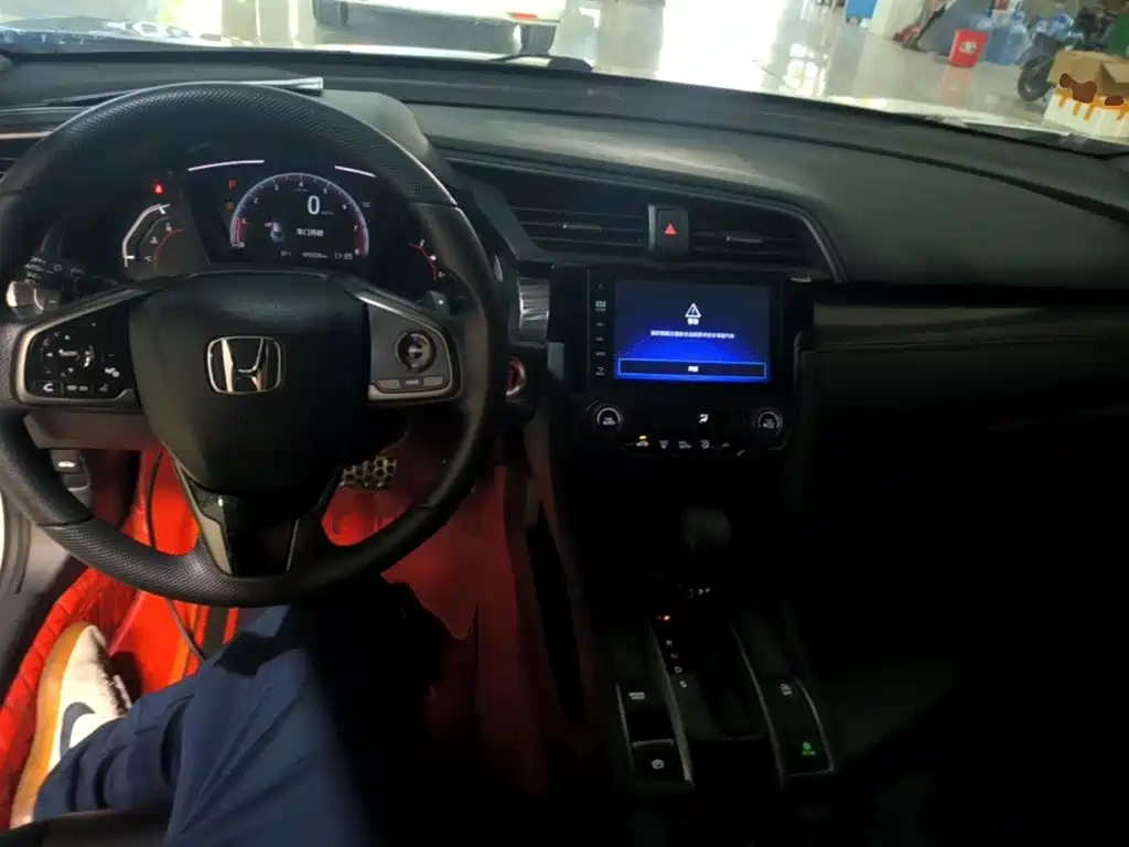 Honda Civic — фото 10