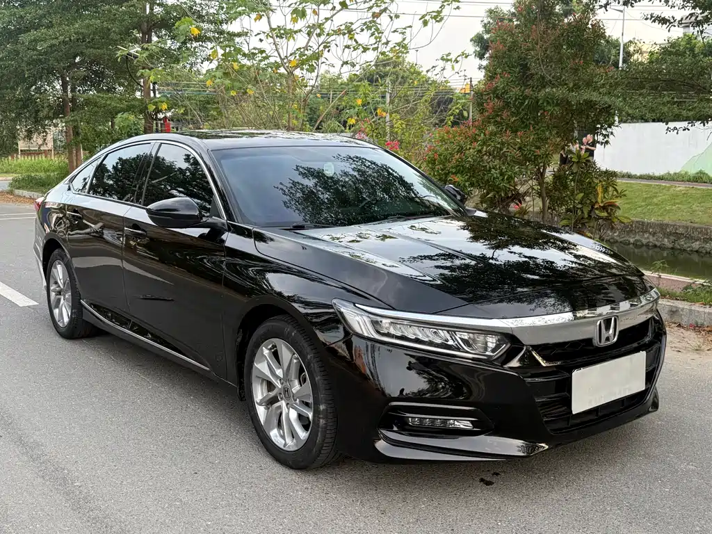 Honda Accord — фото 3