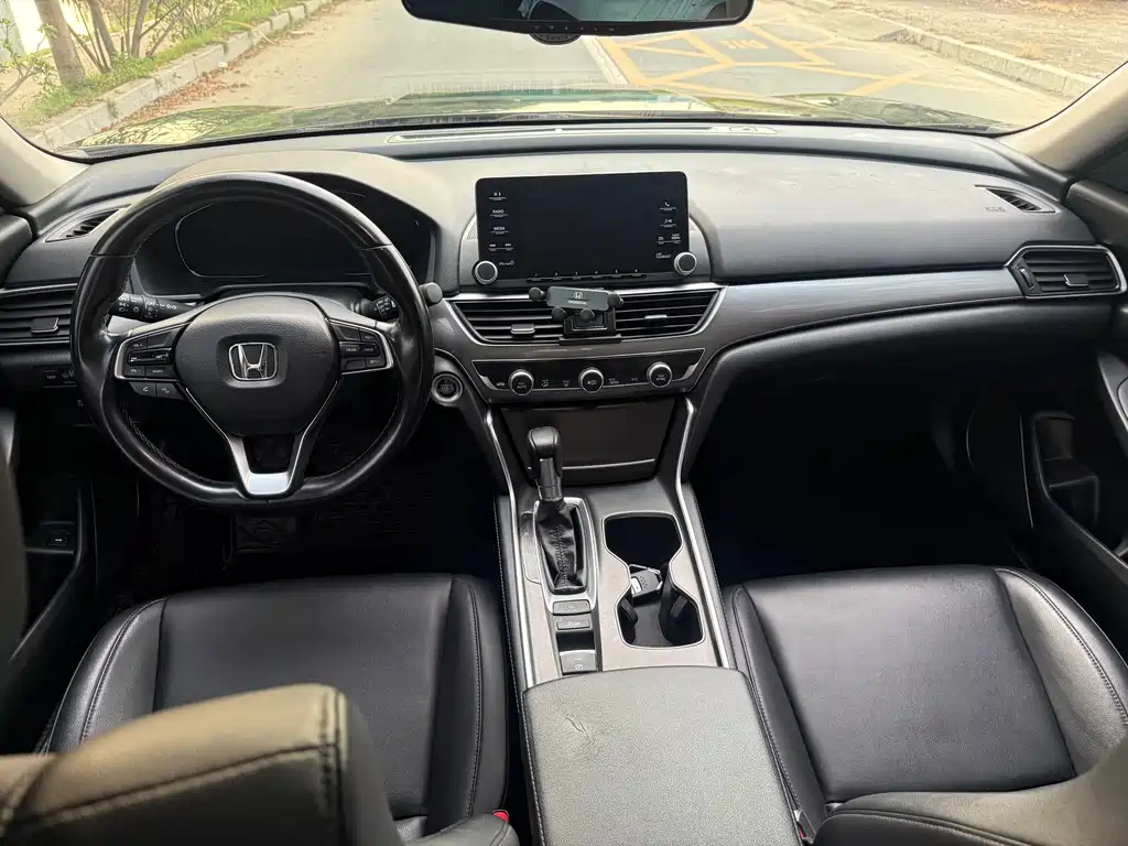 Honda Accord — фото 5