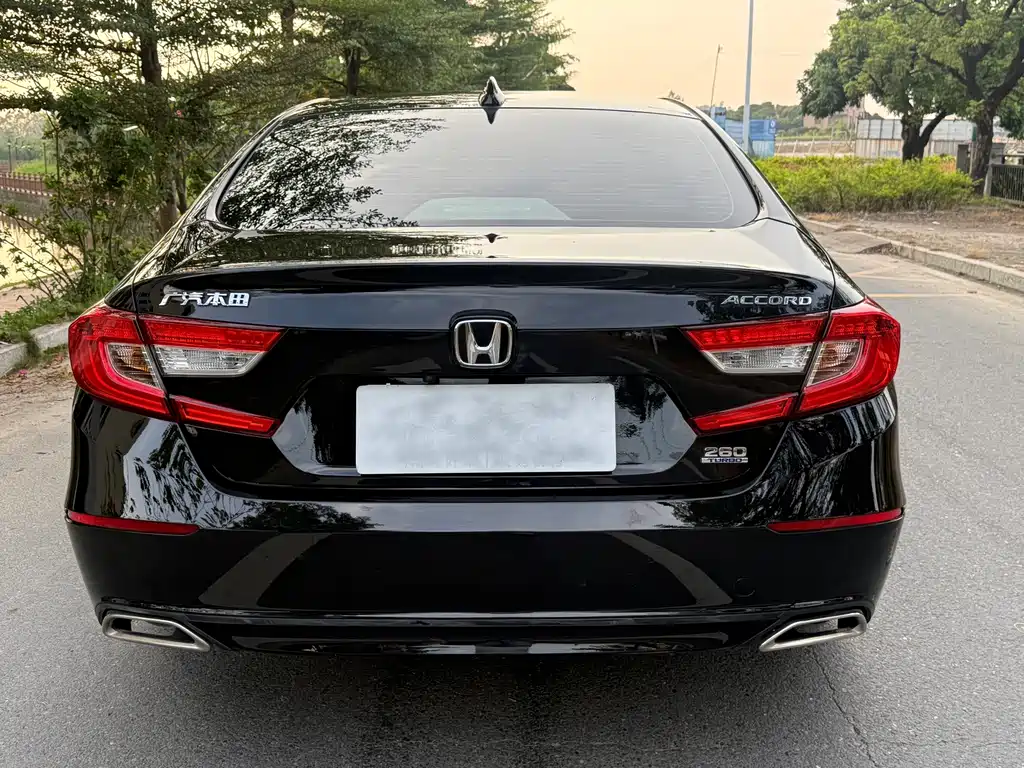 Honda Accord — фото 8