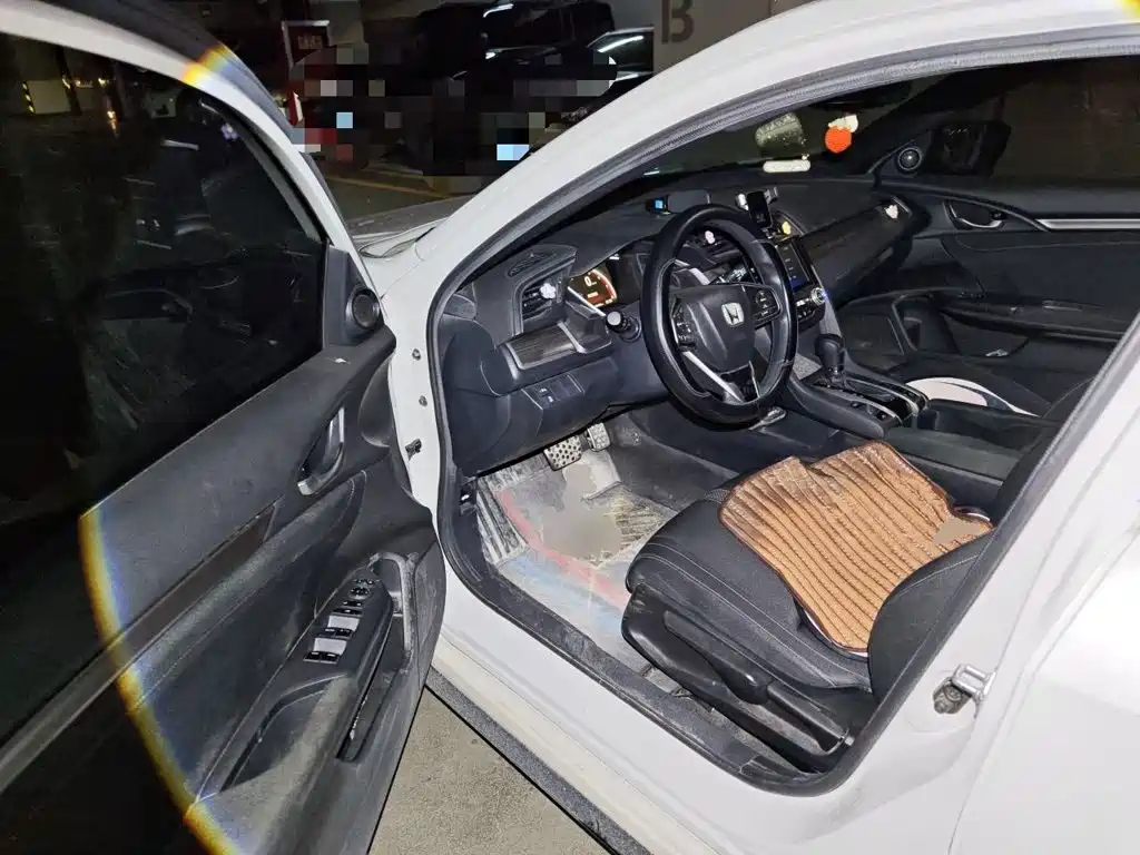 Honda Civic — фото 17
