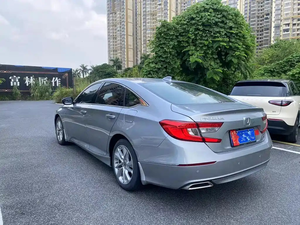 Honda Accord — фото 5