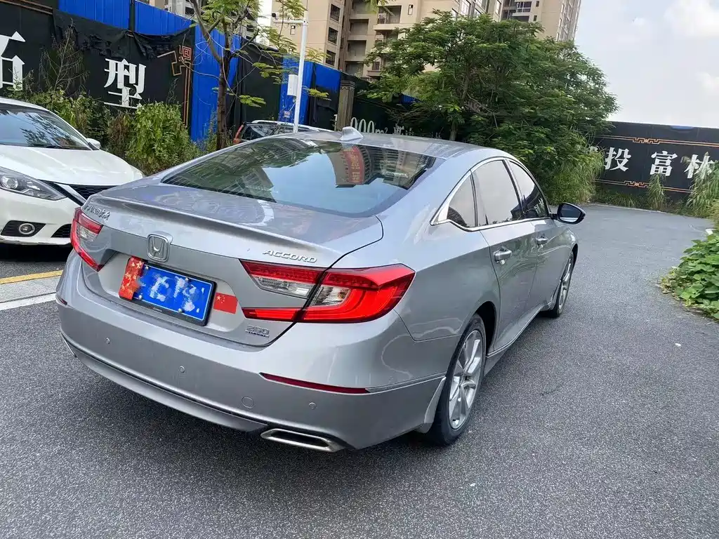Honda Accord — фото 6