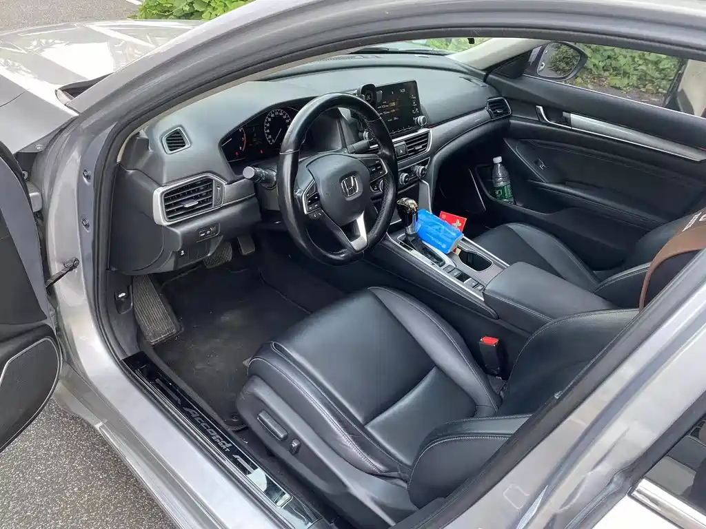 Honda Accord — фото 9