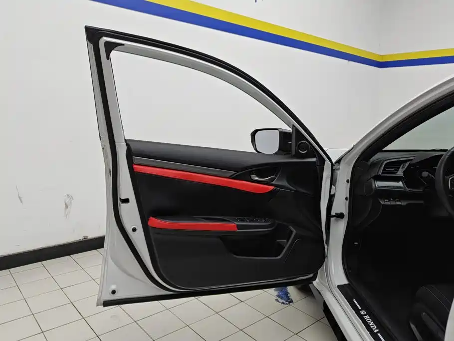 Honda Civic — фото 7