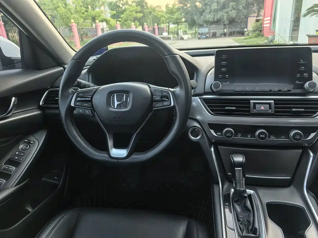 Honda Accord — фото 13