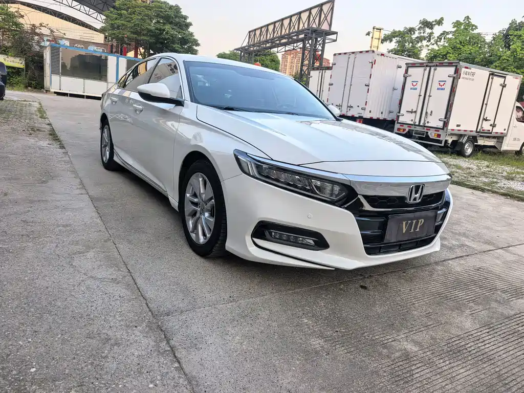 Honda Accord — фото 3