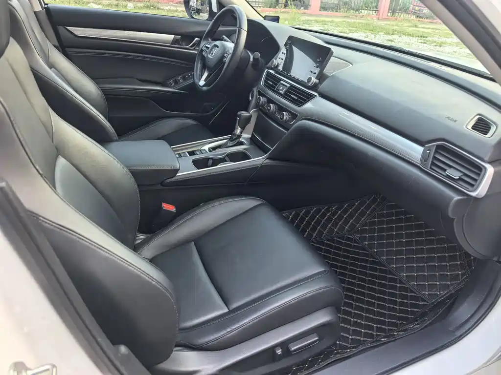 Honda Accord — фото 10