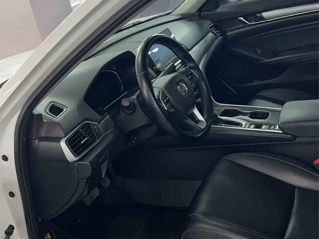 Honda Accord — фото 6