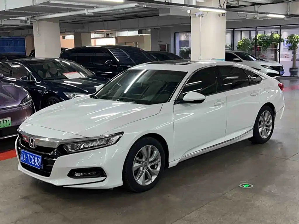 Honda Accord — фото 9