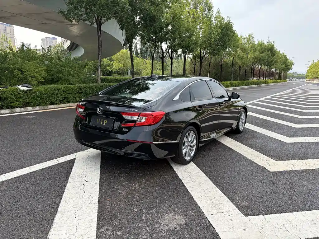 Honda Accord — фото 9