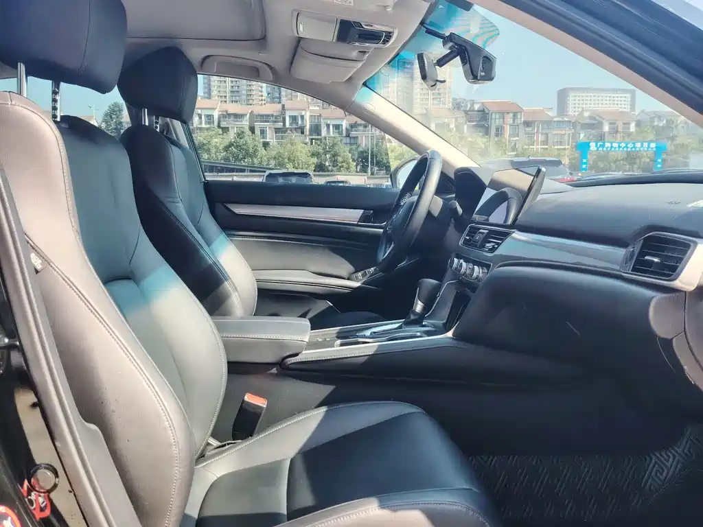Honda Accord — фото 5