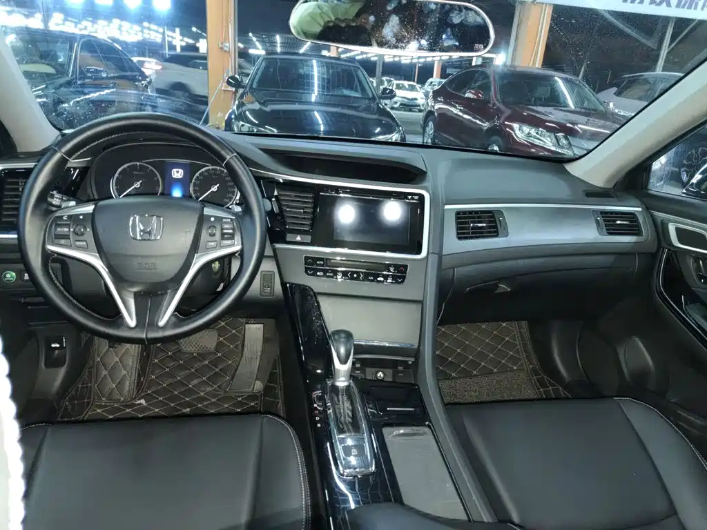 Honda Spirior — фото 10
