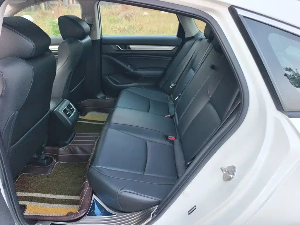 Honda Accord — фото 13