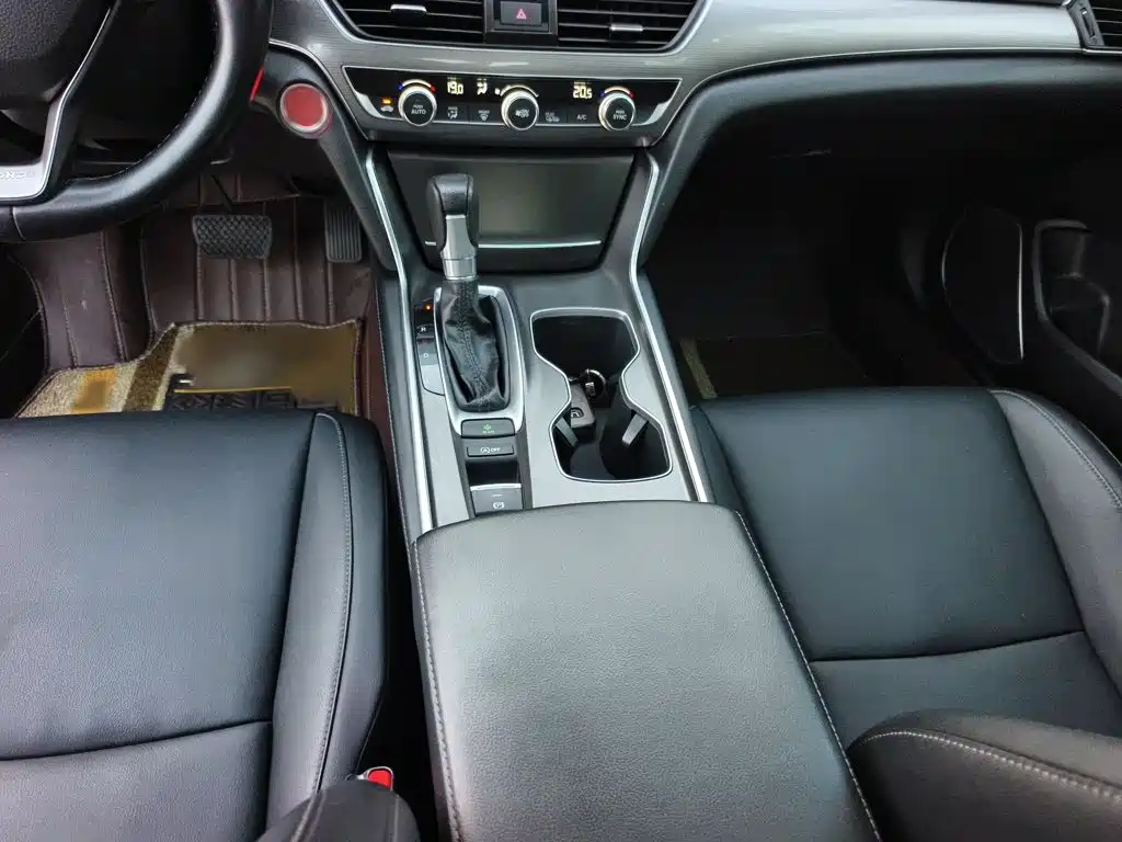 Honda Accord — фото 15