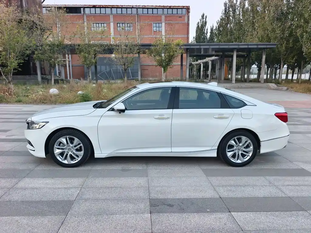 Honda Accord — фото 4