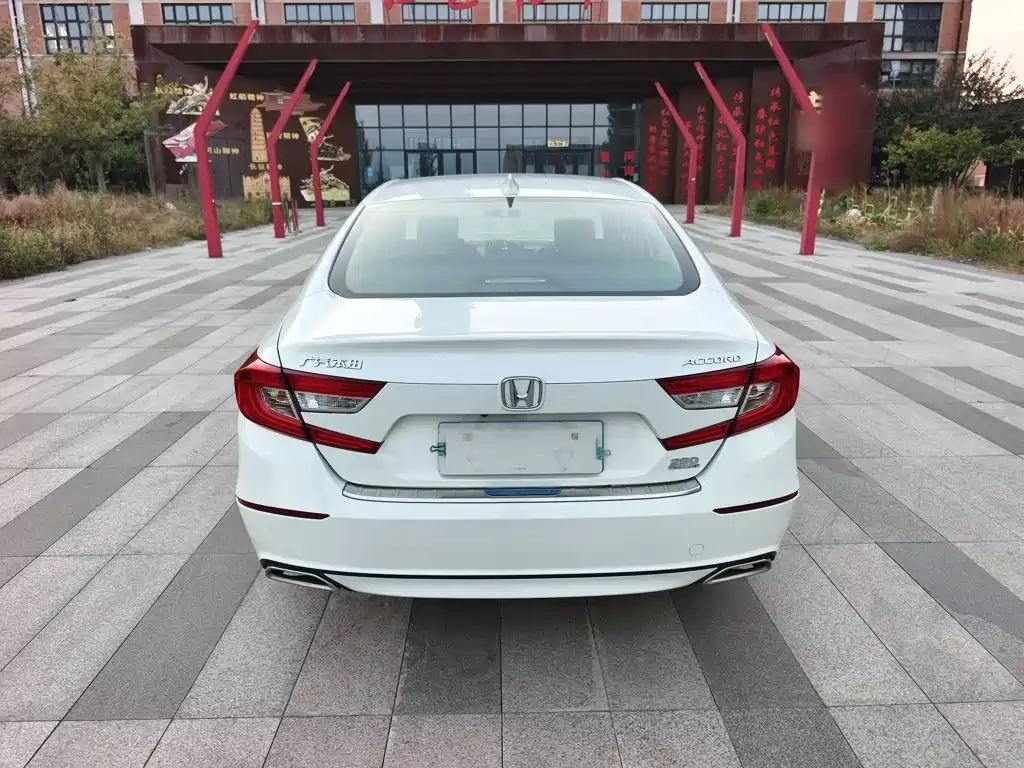 Honda Accord — фото 6