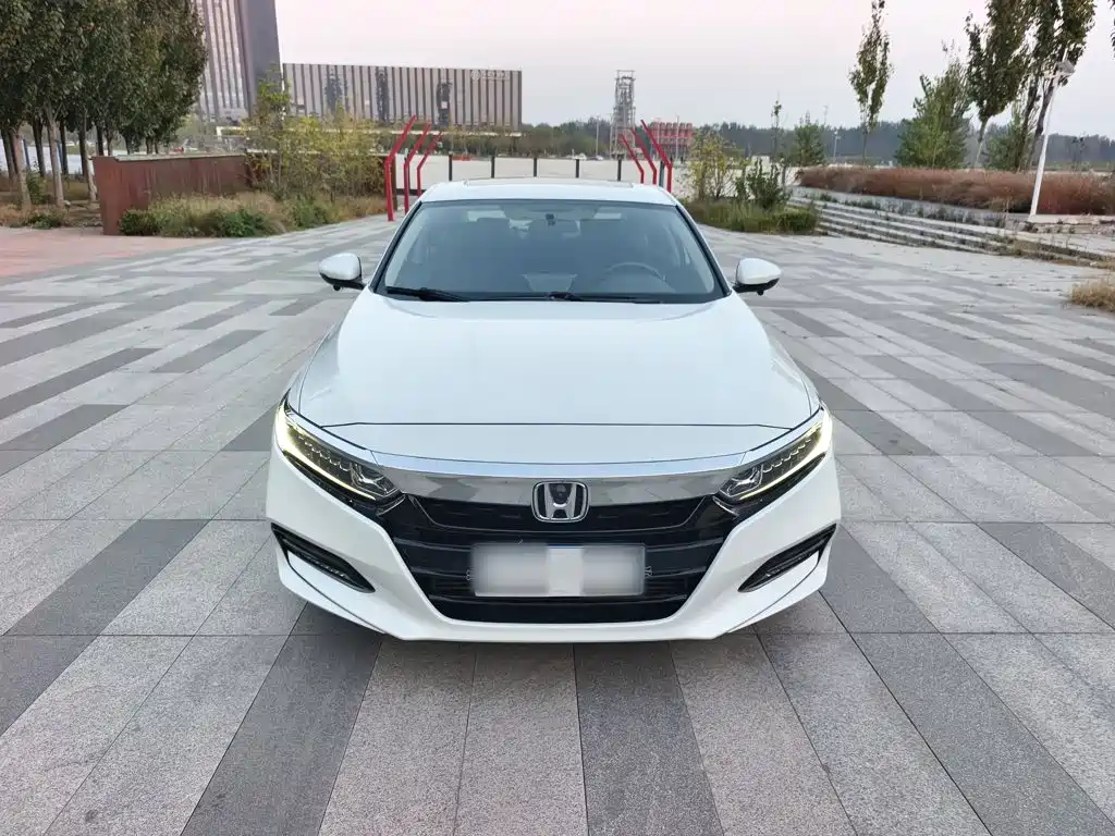 Honda Accord — фото 10