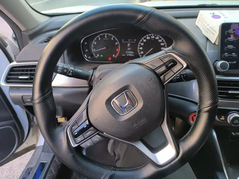 Honda Accord — фото 15