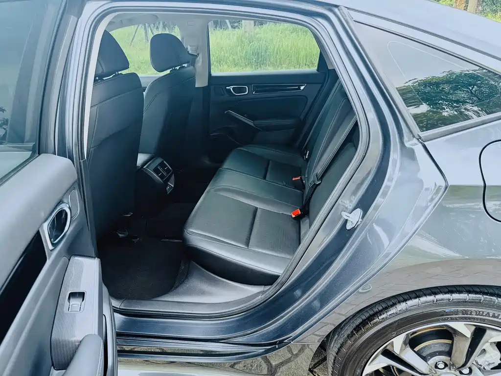 Honda Civic — фото 10