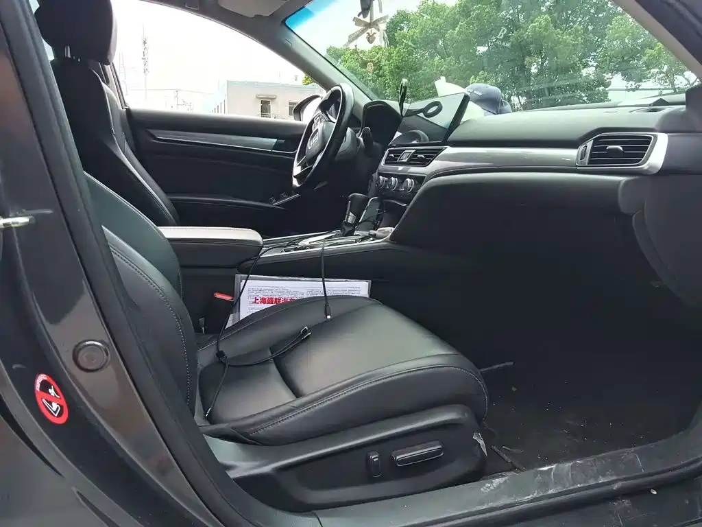 Honda Accord — фото 6