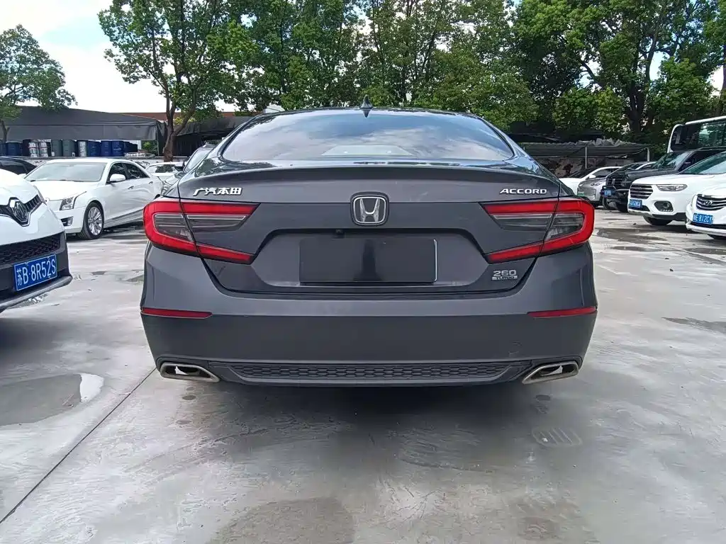 Honda Accord — фото 8