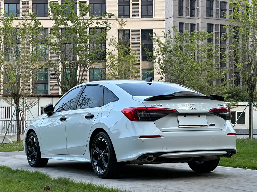 Honda Civic — фото 15