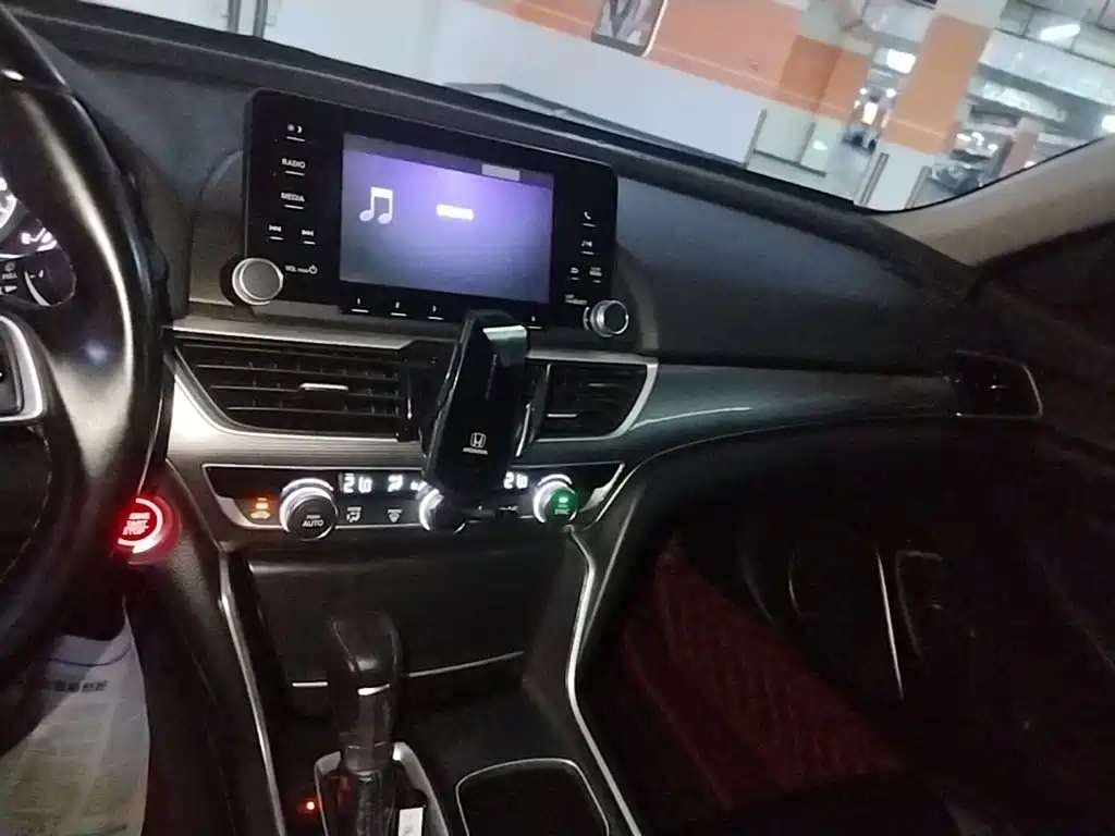 Honda Accord — фото 13