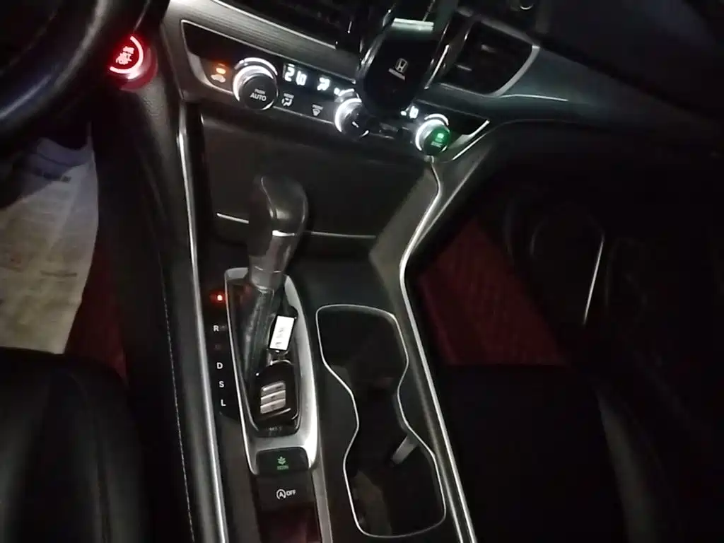 Honda Accord — фото 14