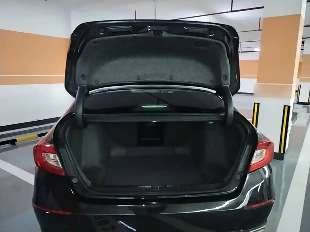 Honda Accord — фото 19