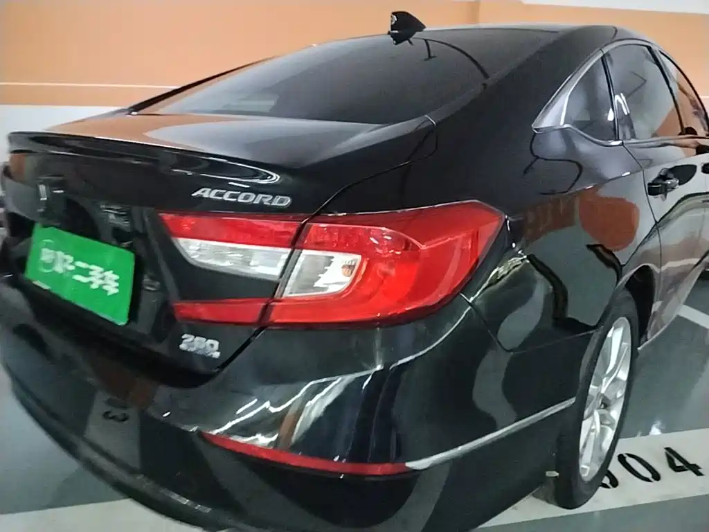 Honda Accord — фото 8