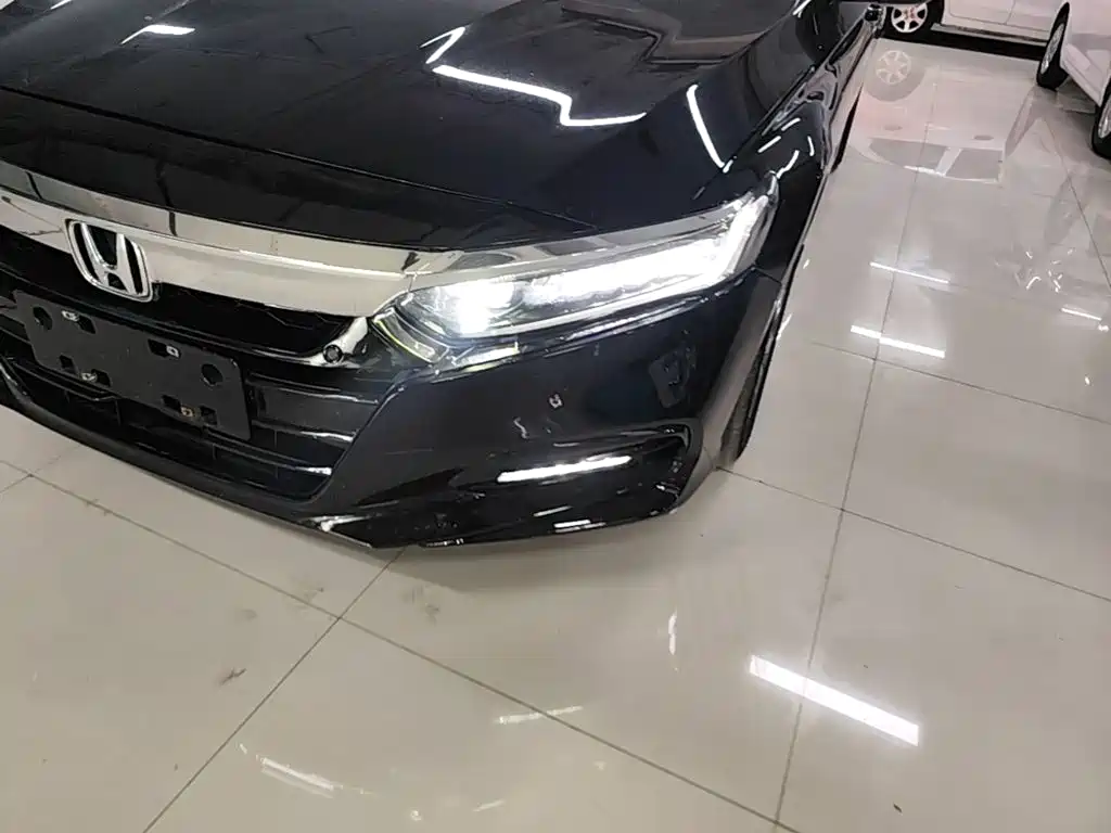Honda Accord — фото 15