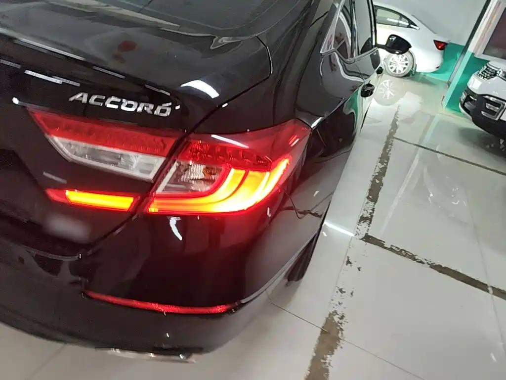 Honda Accord — фото 19