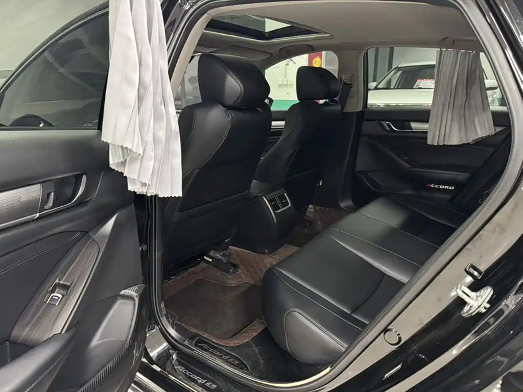 Honda Accord — фото 24