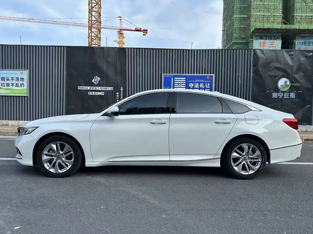 Honda Accord — фото 3