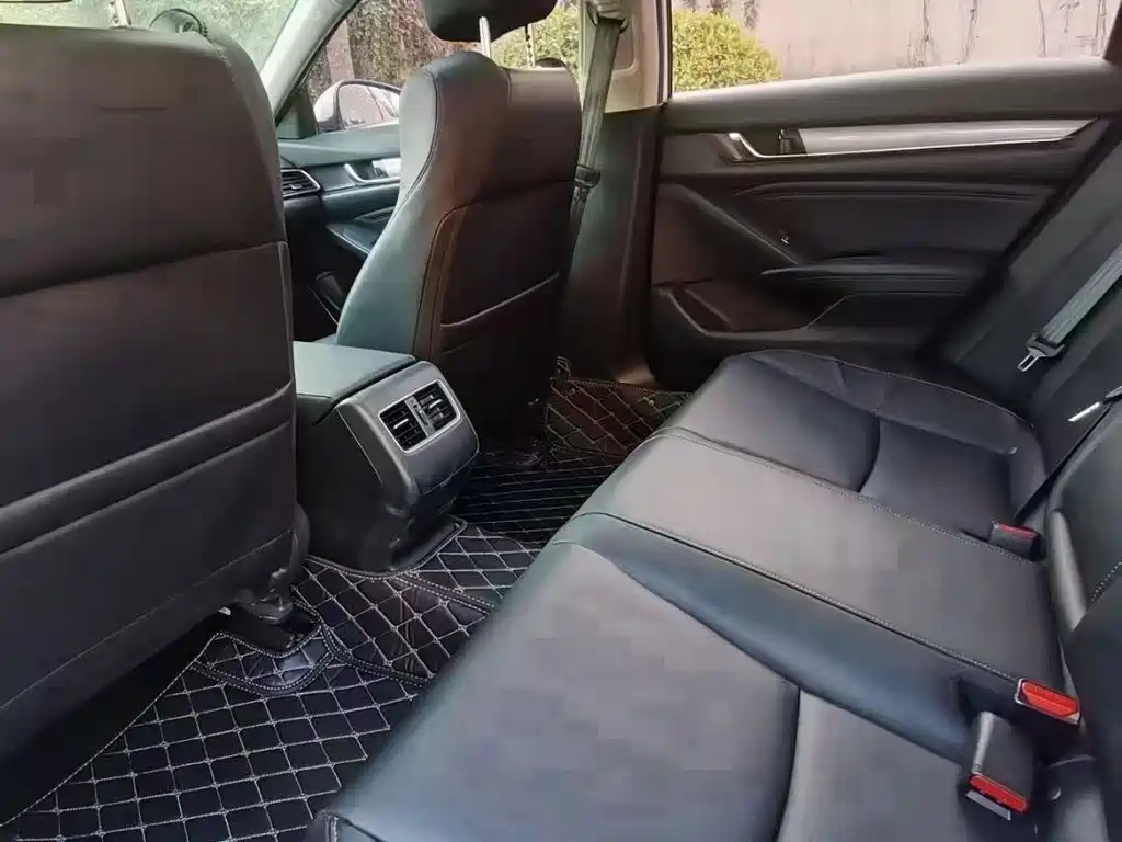 Honda Accord — фото 6