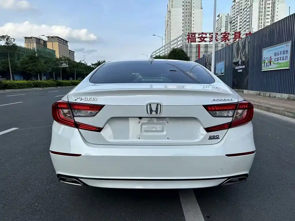Honda Accord — фото 8