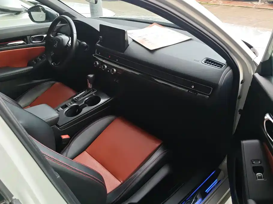 Honda Civic — фото 8