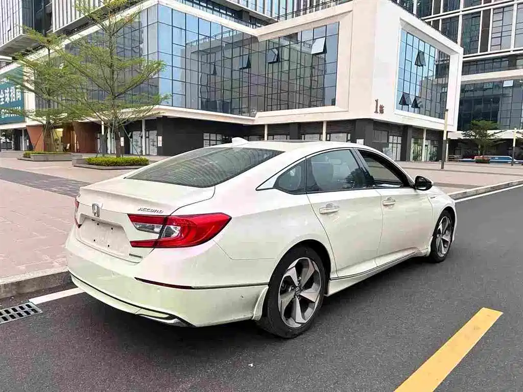 Honda Accord — фото 3