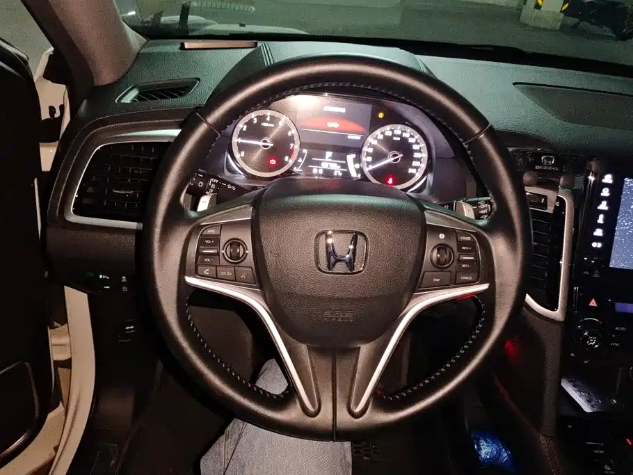 Honda UR-V — фото 14