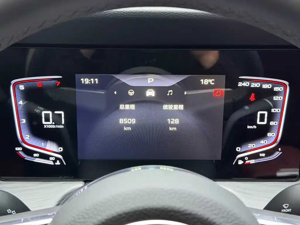 Hongqi Hongqi H5 — фото 17