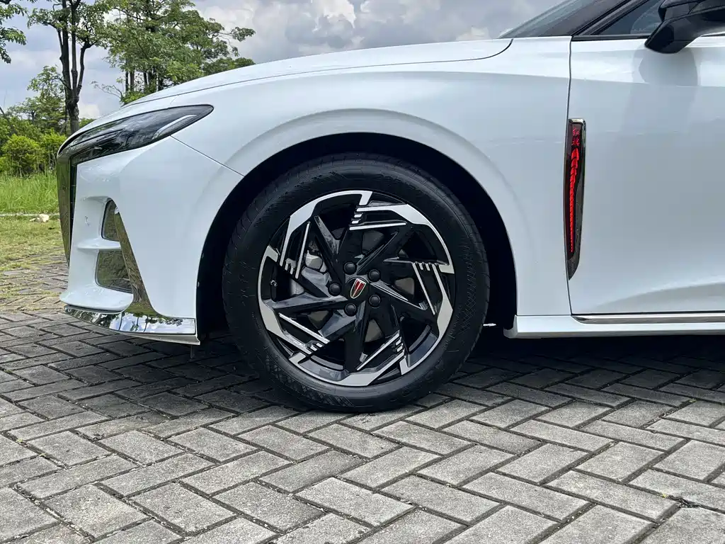 Hongqi Hongqi H6 — фото 10