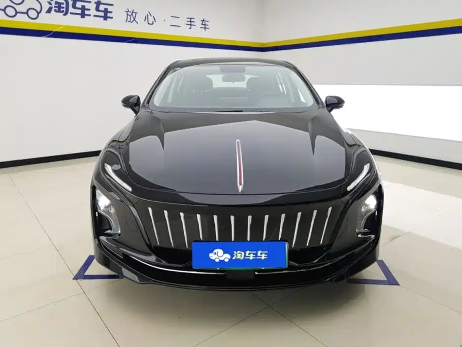 Hongqi Hongqi E-QM5 — фото 2