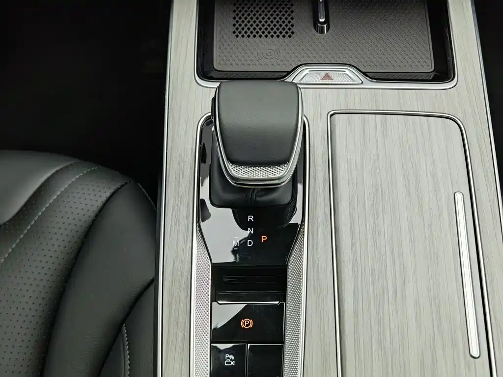 Hongqi Hongqi HS5 — фото 13