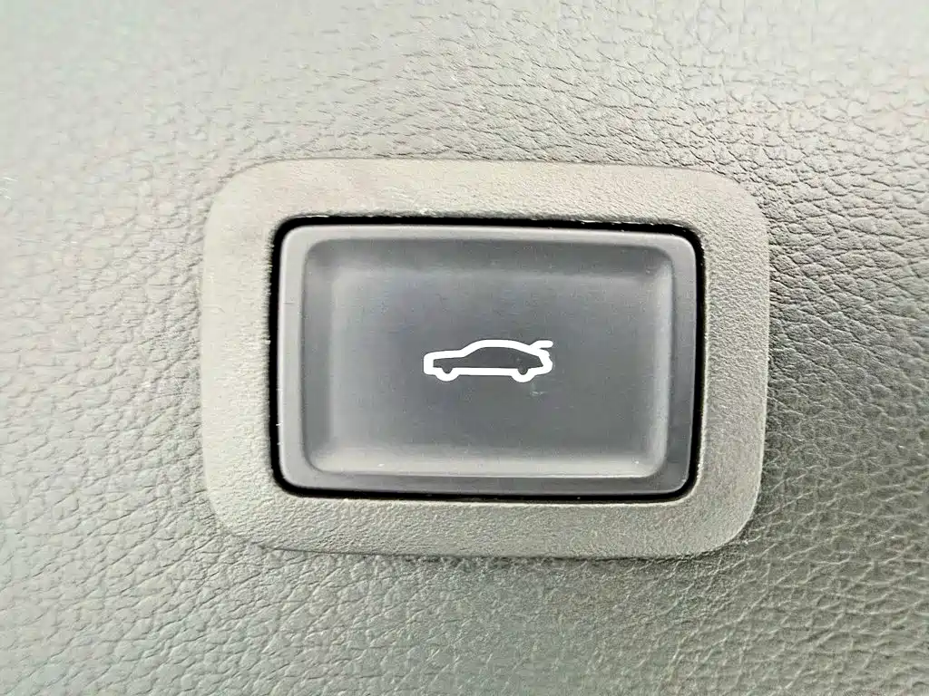 Hongqi Hongqi H6 — фото 29