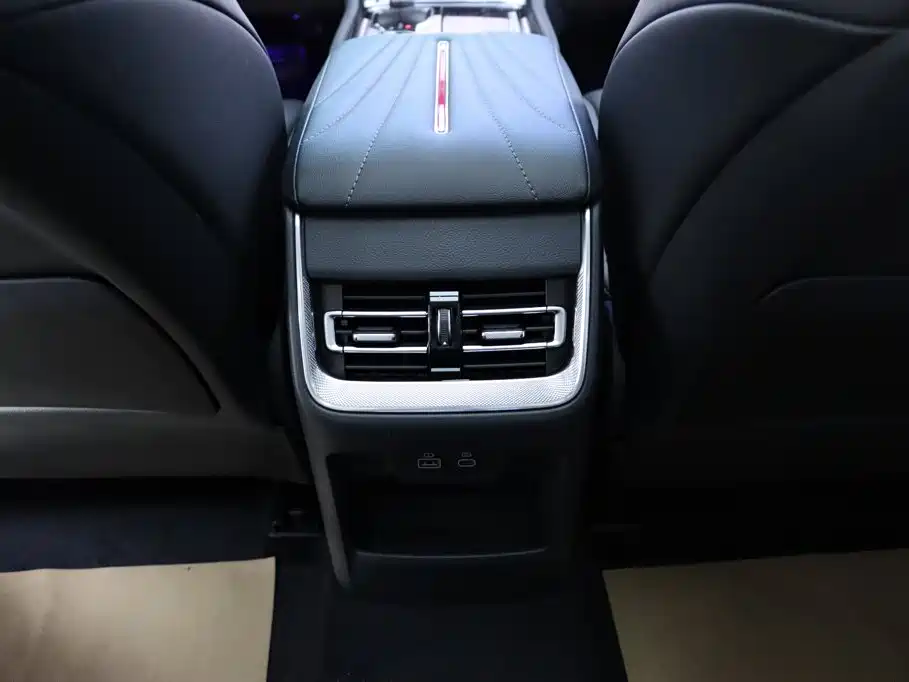 Hongqi Hongqi H5 — фото 21